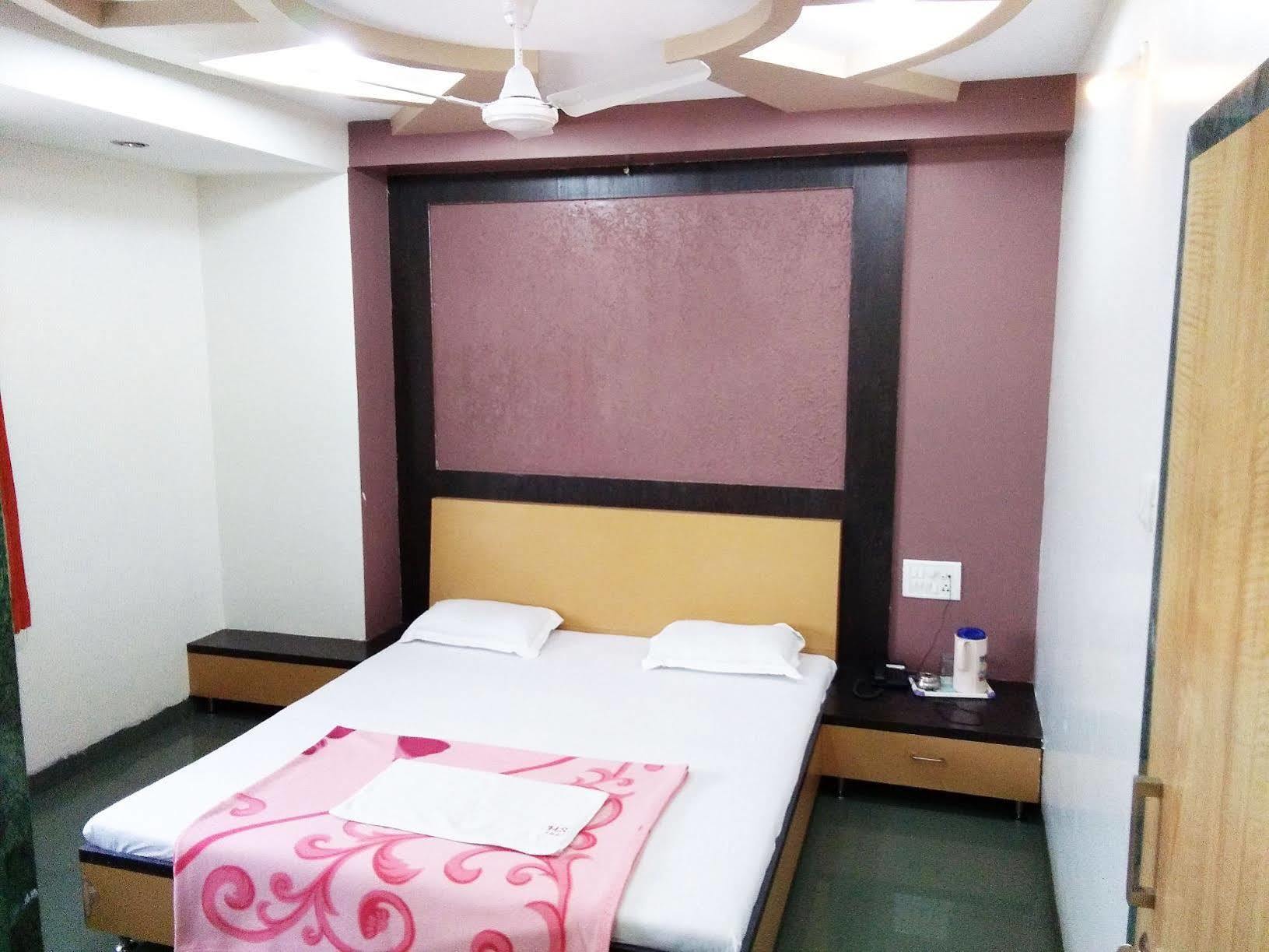 Hotel Sahara 奥兰加巴德 外观 照片